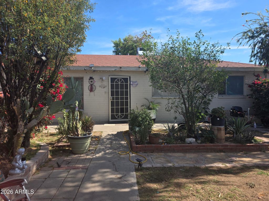 Image 1 of property listing at 4129 N 49TH Drive, Phoenix, AZ 85031