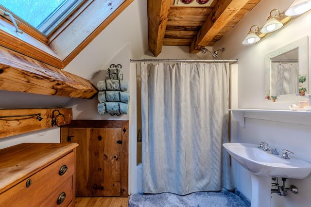 1098 West Sandgate Road, Sandgate, VT 05250