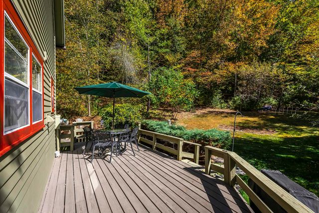 1098 West Sandgate Road, Sandgate, VT 05250