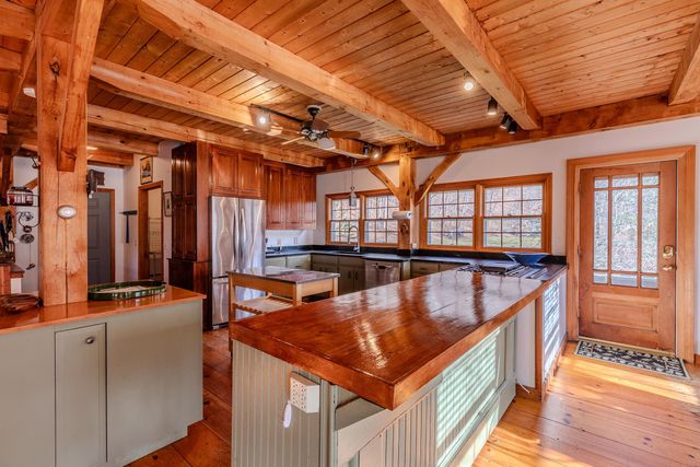 1098 West Sandgate Road, Sandgate, VT 05250