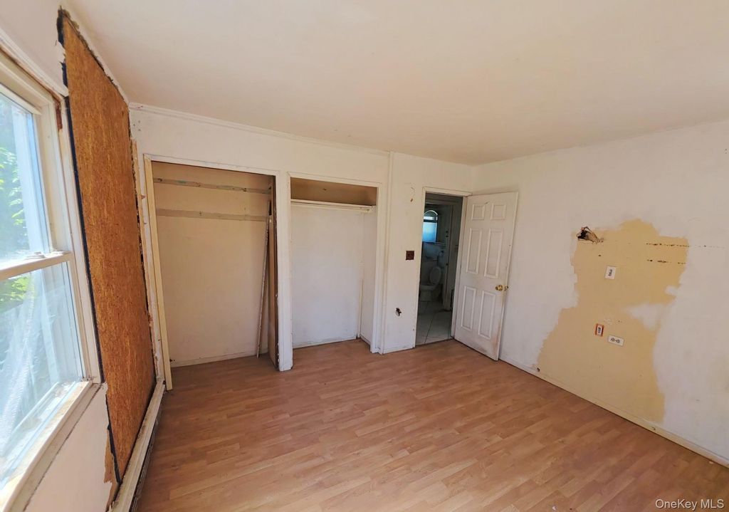 22 Tarry Lane, Levittown, NY 11756 — photo 4