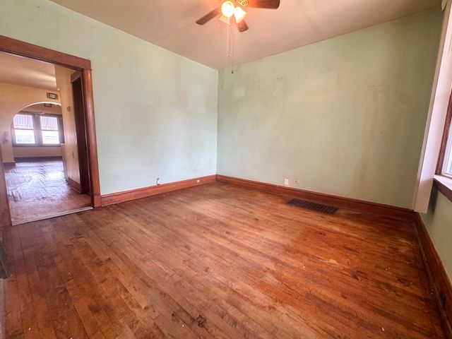 2439 S 57th Avenue, Cicero, IL 60804