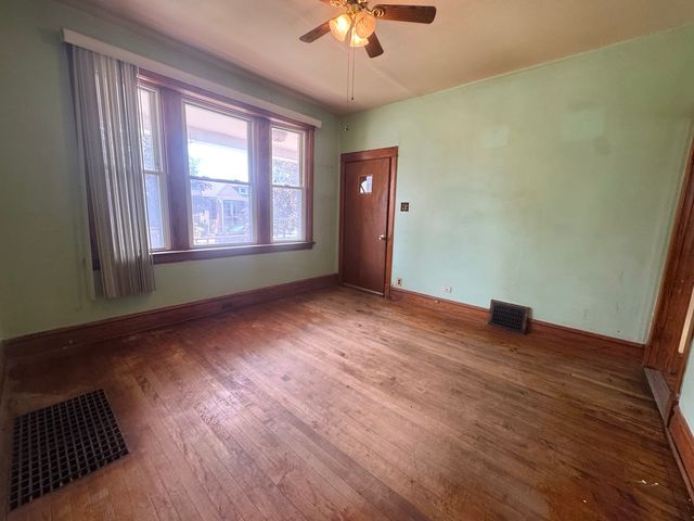 2439 S 57th Avenue, Cicero, IL 60804