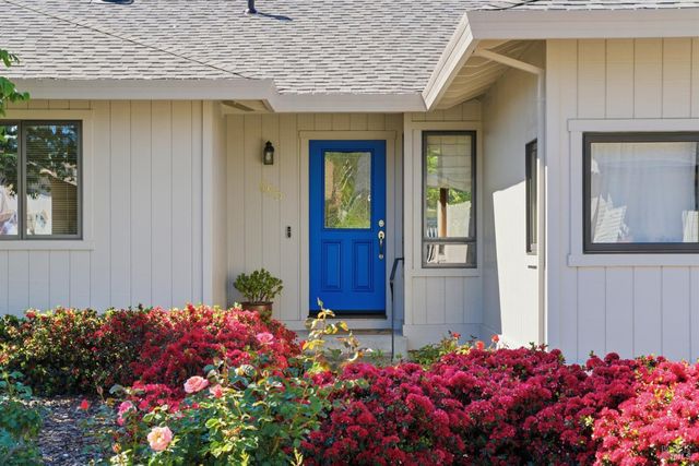 665 4th St E, Sonoma, CA 95476