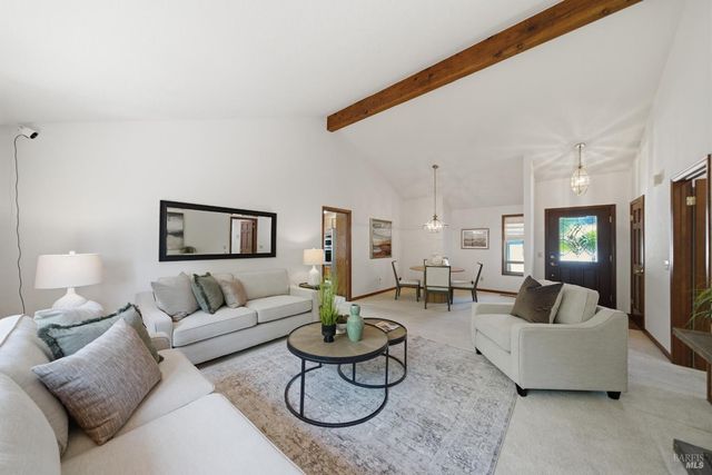 665 4th St E, Sonoma, CA 95476