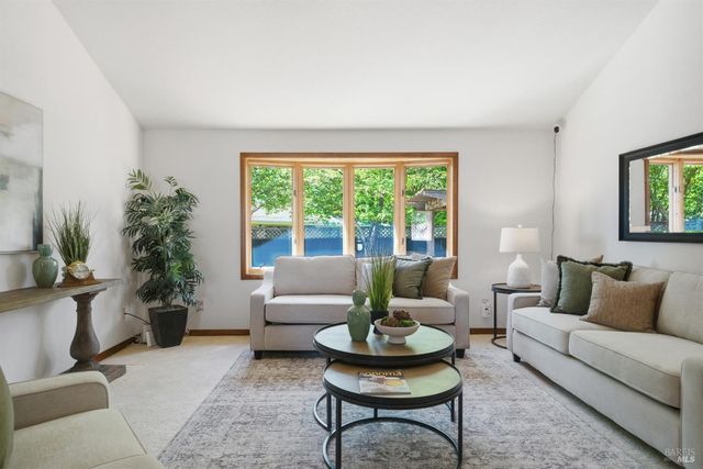 665 4th St E, Sonoma, CA 95476