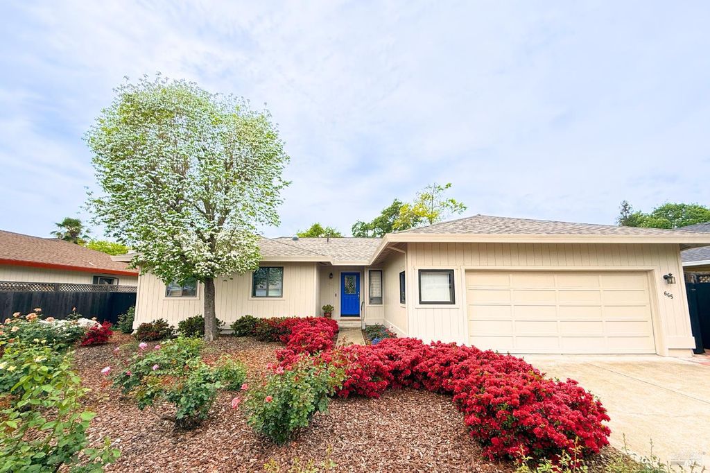 665 4th St E, Sonoma, CA 95476