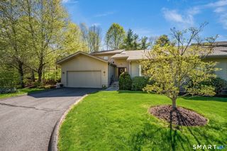 5 Boxwood Circle, Avon, CT 06001