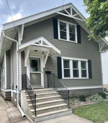 110 BOWEN STREET, Oshkosh, WI 54901