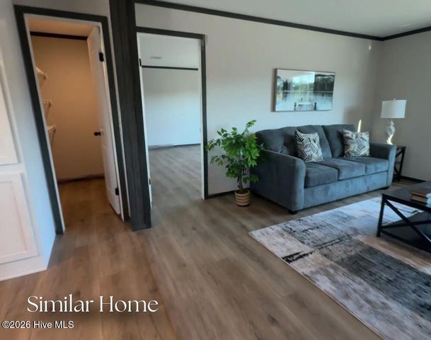 89 Jenkins Avenue, Maysville, NC 28555