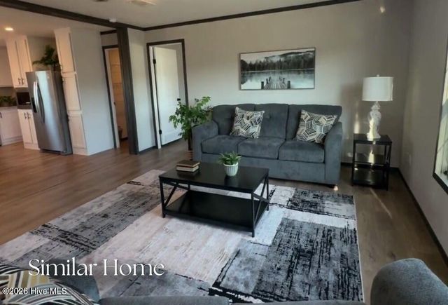 89 Jenkins Avenue, Maysville, NC 28555