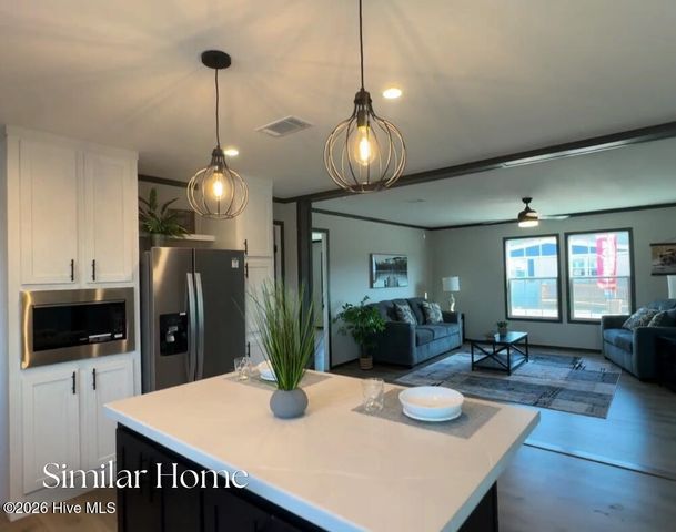 89 Jenkins Avenue, Maysville, NC 28555