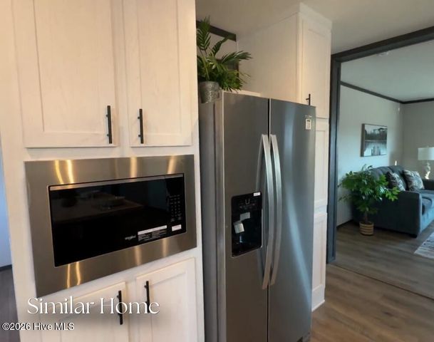 89 Jenkins Avenue, Maysville, NC 28555