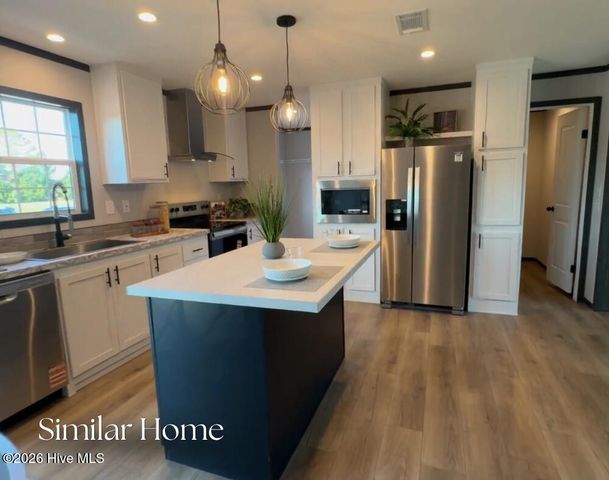 89 Jenkins Avenue, Maysville, NC 28555