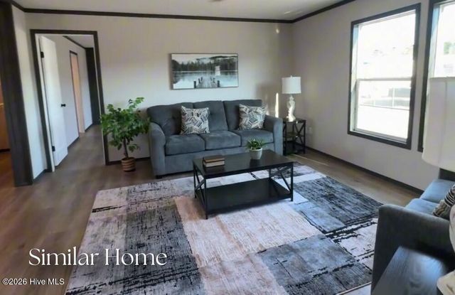 89 Jenkins Avenue, Maysville, NC 28555