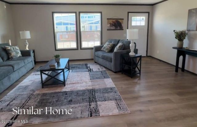 89 Jenkins Avenue, Maysville, NC 28555