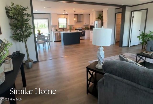 89 Jenkins Avenue, Maysville, NC 28555