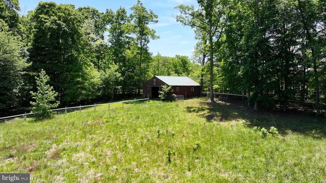 321 WILLOW OAK LN, Bumpass, VA 23024