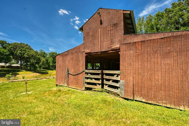 321 WILLOW OAK LN, Bumpass, VA 23024
