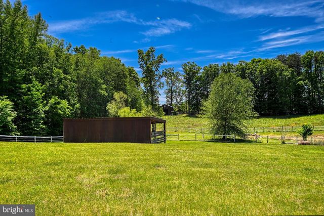 321 WILLOW OAK LN, Bumpass, VA 23024