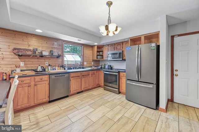 321 WILLOW OAK LN, Bumpass, VA 23024