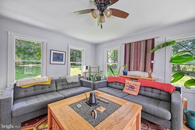 321 WILLOW OAK LN, Bumpass, VA 23024