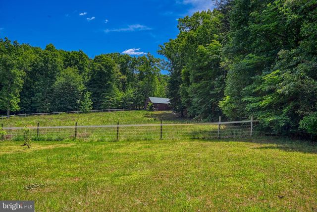 321 WILLOW OAK LN, Bumpass, VA 23024