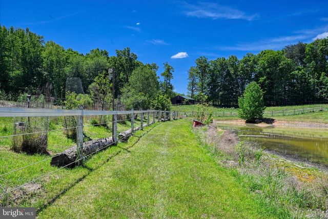 321 WILLOW OAK LN, Bumpass, VA 23024