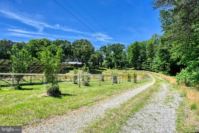 321 WILLOW OAK LN, Bumpass, VA 23024