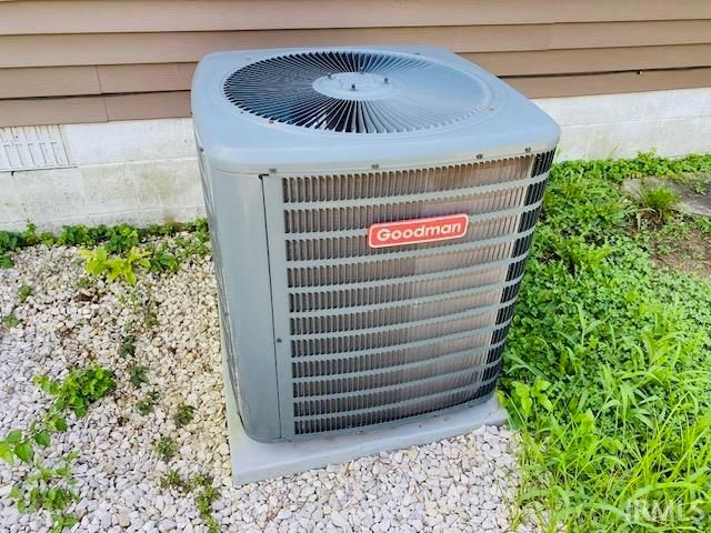 715 S 10th Street, Petersburg, IN 47567