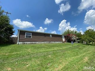 715 S 10th Street, Petersburg, IN 47567