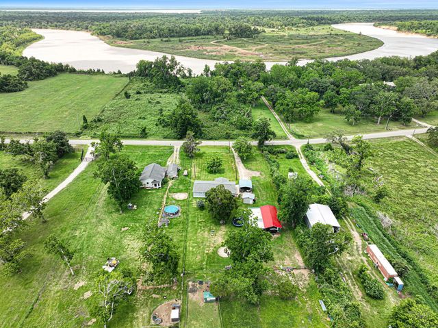 7771 County Road 400, Brazoria, TX 77422