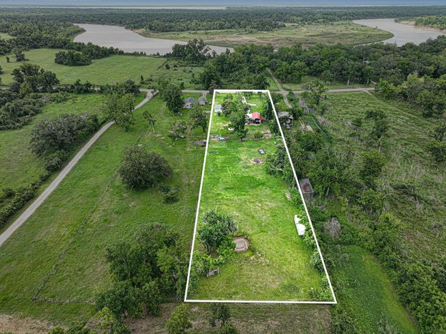 7771 County Road 400, Brazoria, TX 77422