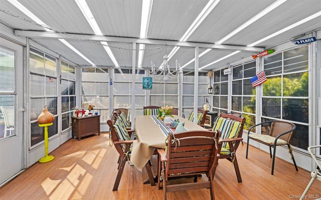 22 Peninsula Drive, Sag Harbor, NY 11963