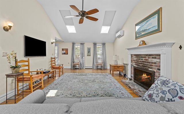22 Peninsula Drive, Sag Harbor, NY 11963