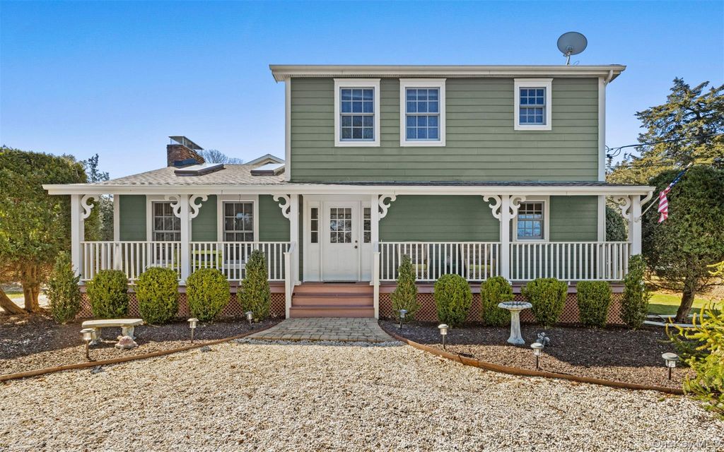 22 Peninsula Drive, Sag Harbor, NY 11963