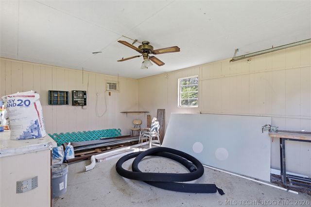 32186 E 723 Road, Wagoner, OK 74467