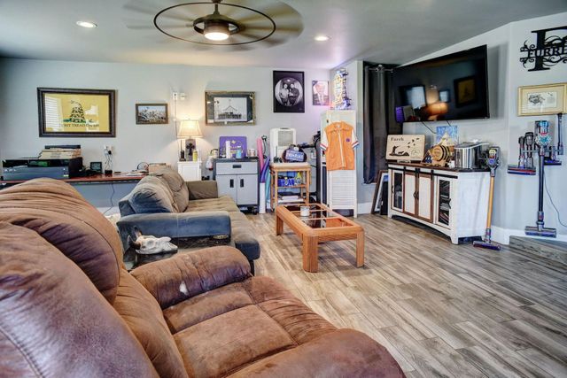 1940 County Road 335, Shiner, TX 77984