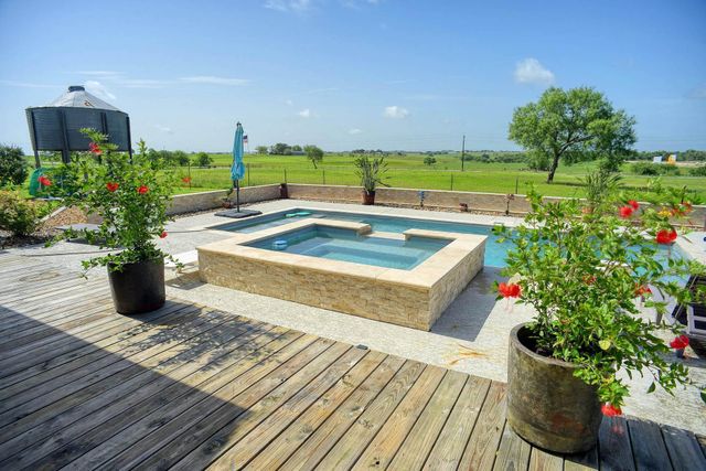 1940 County Road 335, Shiner, TX 77984