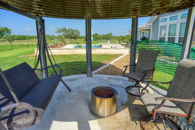 1940 County Road 335, Shiner, TX 77984