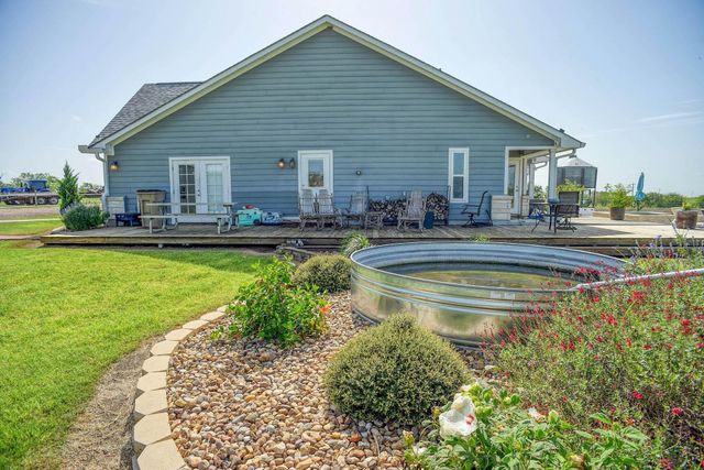 1940 County Road 335, Shiner, TX 77984