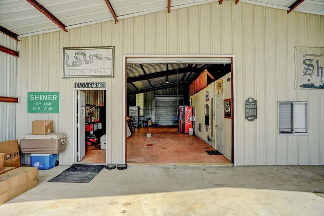1940 County Road 335, Shiner, TX 77984