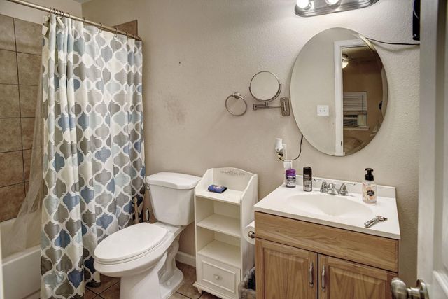 1940 County Road 335, Shiner, TX 77984