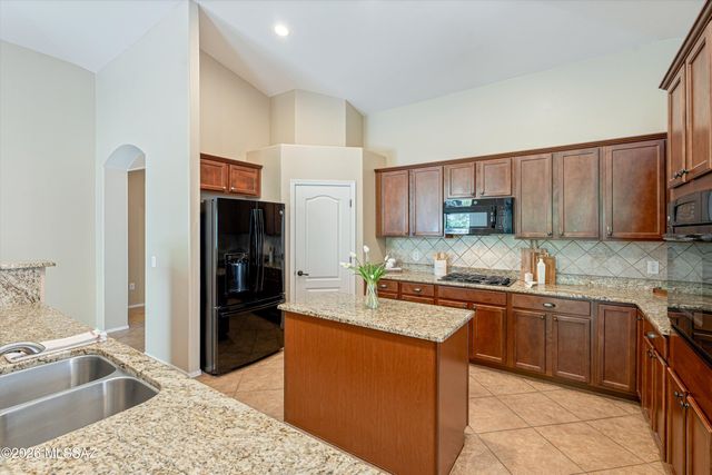 622 W Tremolo Lane, Oro Valley, AZ 85737