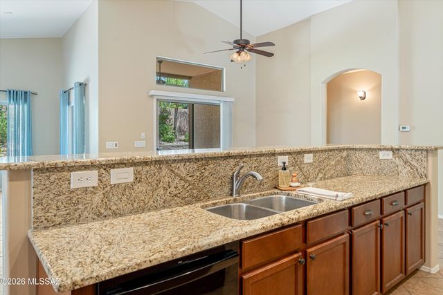 622 W Tremolo Lane, Oro Valley, AZ 85737