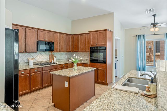 622 W Tremolo Lane, Oro Valley, AZ 85737