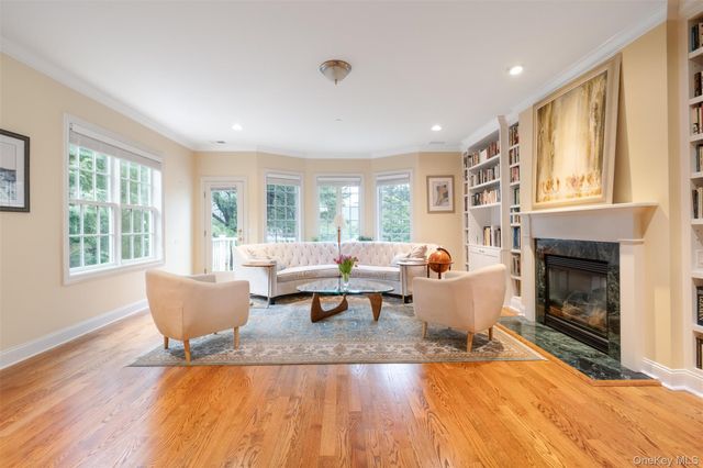 31 1st Street, Pelham, NY 10803