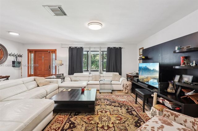 314 NE 85th St, El Portal, FL 33138