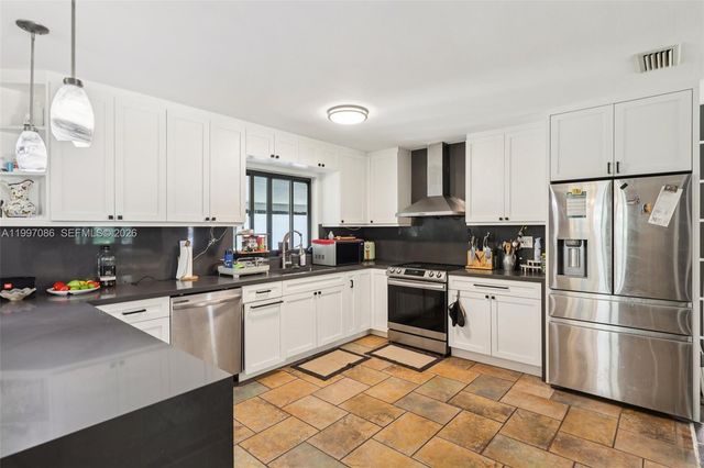 314 NE 85th St, El Portal, FL 33138