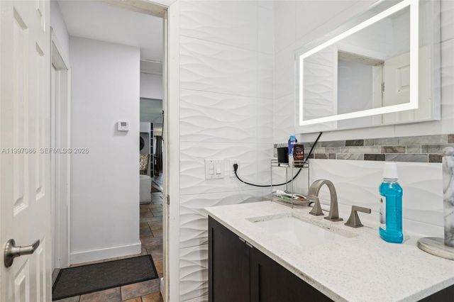 314 NE 85th St, El Portal, FL 33138